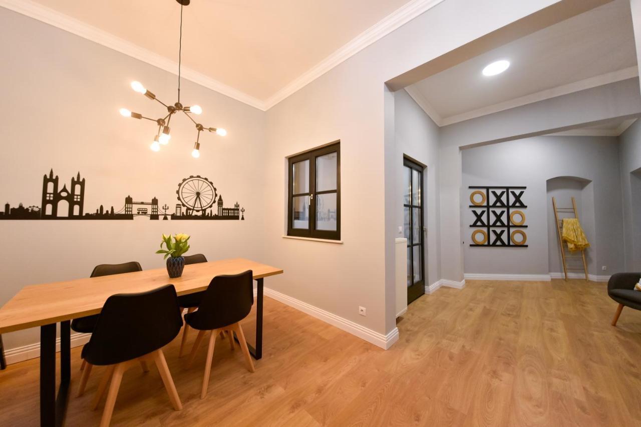 Victoria'S Old Town Deluxe Apartment (Adults Only) 티미쇼아라 외부 사진