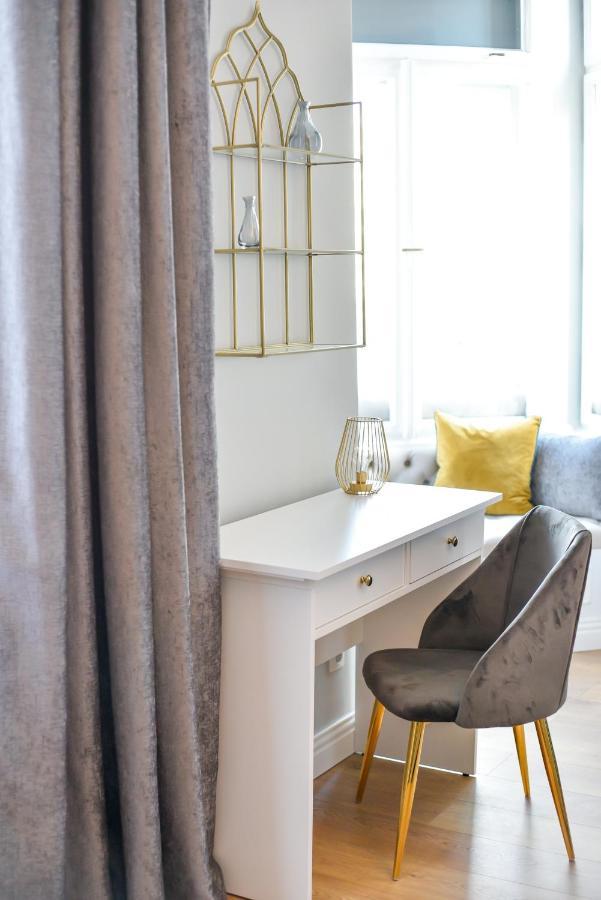 Victoria'S Old Town Deluxe Apartment (Adults Only) 티미쇼아라 외부 사진