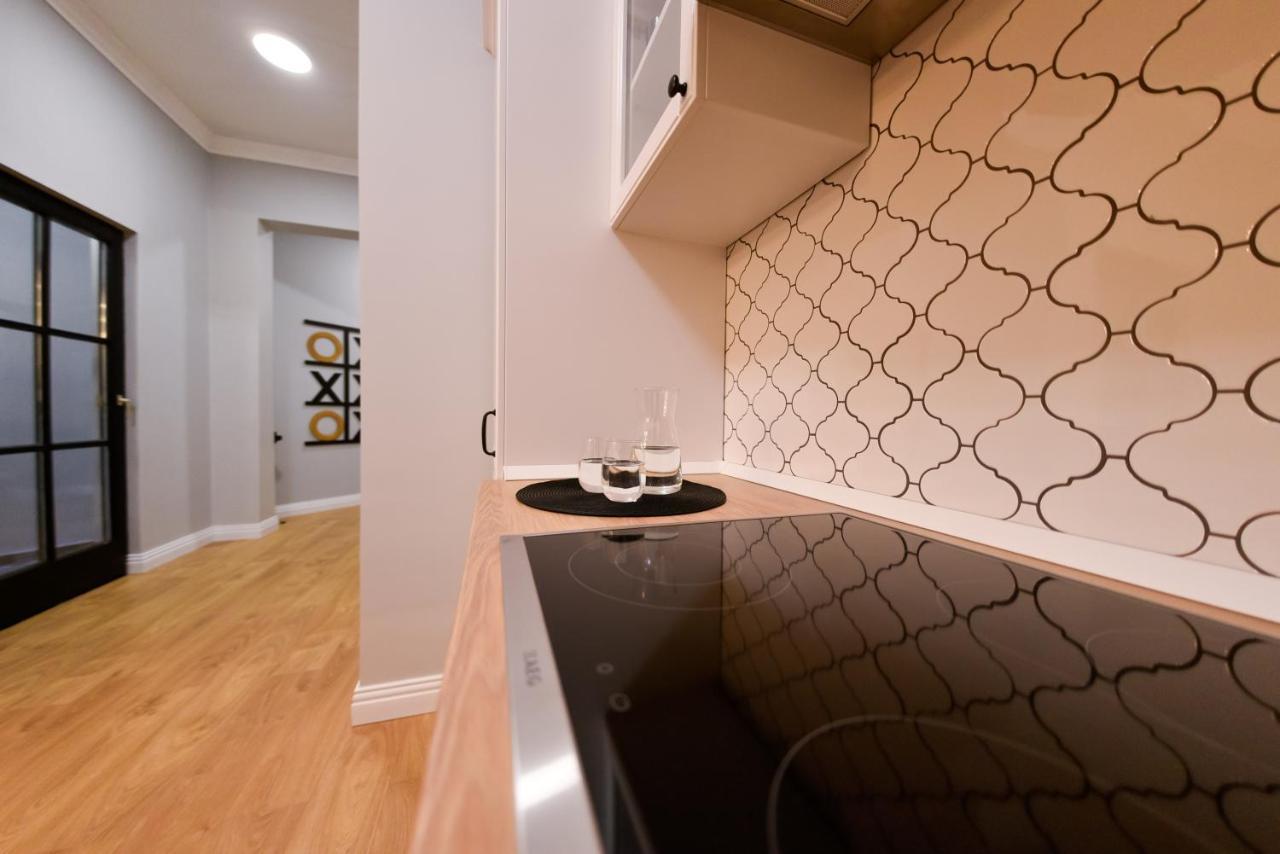 Victoria'S Old Town Deluxe Apartment (Adults Only) 티미쇼아라 외부 사진