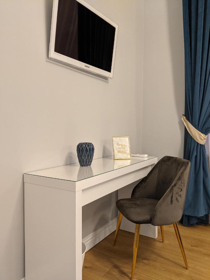 Victoria'S Old Town Deluxe Apartment (Adults Only) 티미쇼아라 외부 사진